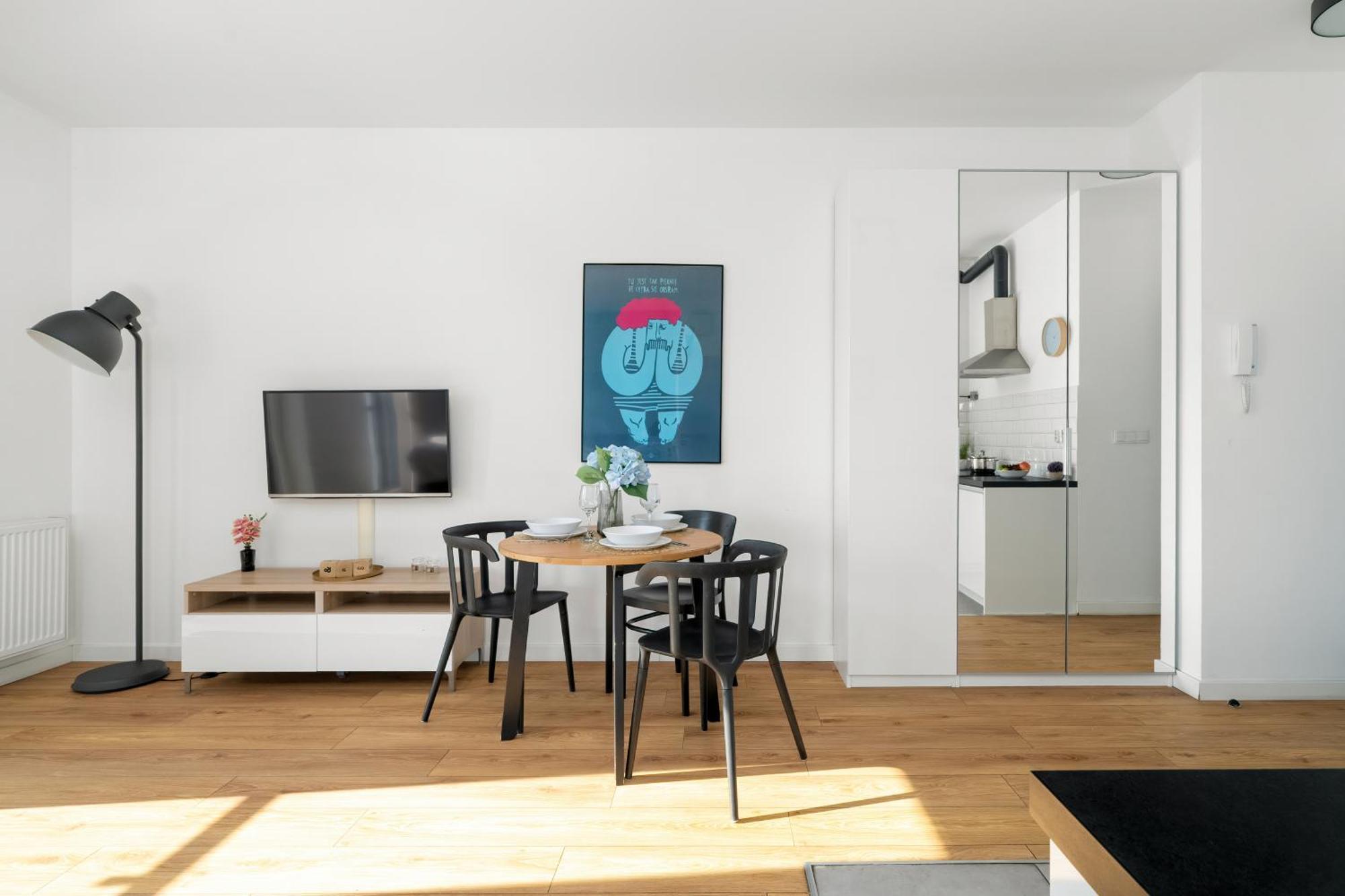 Very Berry - Zwierzyniecka 30 - check in 24h, parking, lift Poznań Zewnętrze zdjęcie
